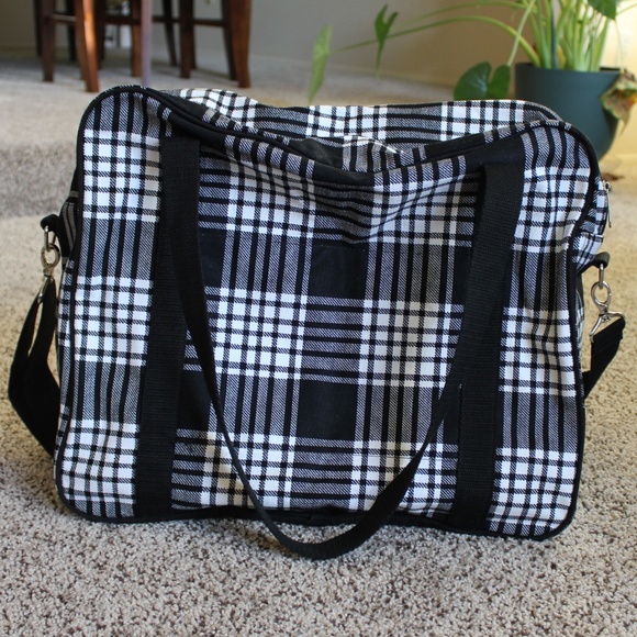 Away for the Weekender Travel Bag - Picture 6 of 12